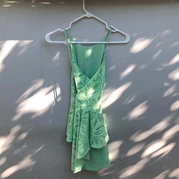 ☀️ NWOT Light Pastel Green High Low Top - Size M - Picture 9 of 12